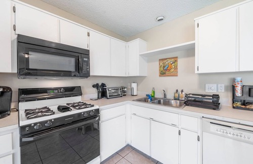 Sterling Ranch House | Serene 4BR Lakeside Retreat - Fire Pit & Comm Pool