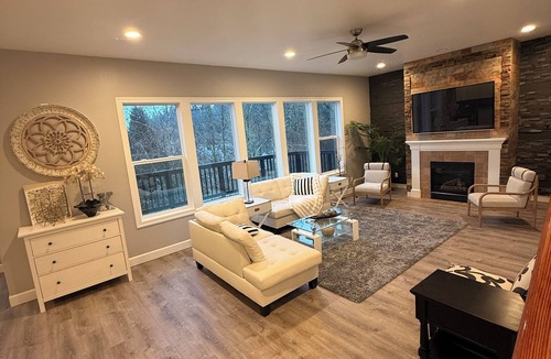 Bull Mountain House | Serene 5-bedroom house near Progress Ridge