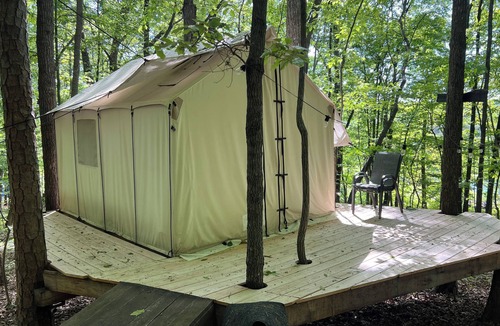 Grandview Cabin | Serene 7 Treehouse Tent tranquil romantic getaway!