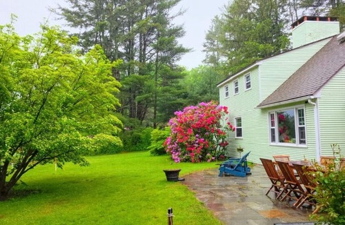 Stockbridge House | Serene and Refined Berkshires Retreat, Close to Kripalu, Gardens & 3 Ski Resorts