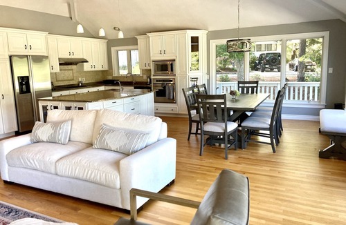 Summersea House | Serene and Spacious Tree House