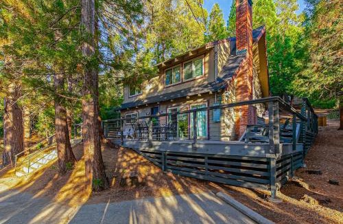 Blue Jay House | Serene Cabin