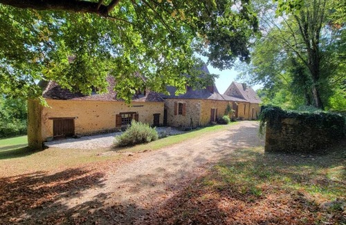 Le Buisson-de-Cadouin House | Serene country property with two houses, large pool & terrace with stunning view