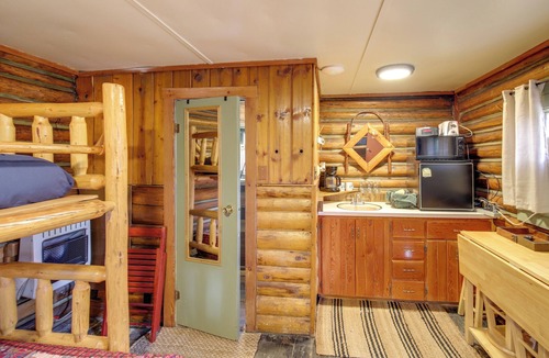 De Borgia Apartment | Serene Deborgia Hideaway: Hiking & Fishing Nearby