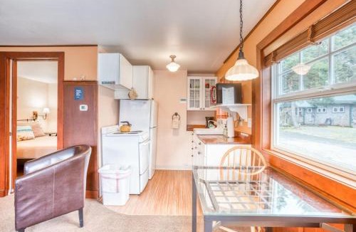 Downtown Cannon Beach House | Serene Dog-Friendly Cottage - Blocks to Beach & Downtown