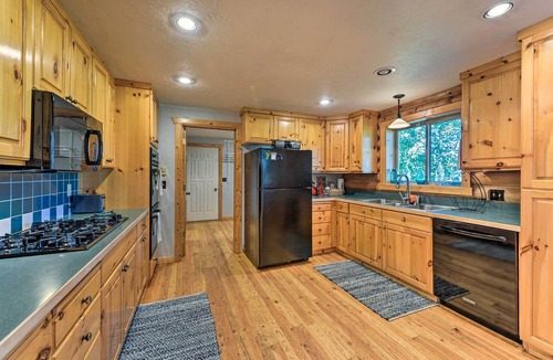 Driggs Cottage | Serene Driggs Cabin ~ 10 Mi to Grand Targhee!