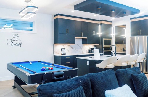 Southwest Edmonton House | Serene Dwelling Home-4 Bedroom,pool Table Near Yeg- With AC