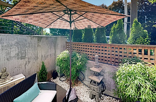 Eastlake House | Serene Eastlake Home | Walled Patio & Gourmet Kitchen | Fantastic Location
