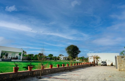 Jaipur Villa | Serene environment with lush green garden. Pollution free environment