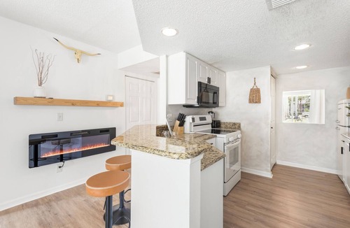Trailer Estates Apartment | Serene Escape King Master, Minutes to AM Island, IMG & More