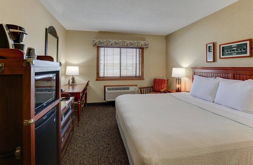 Galena Hotel | Serene Galena Stay: Rustic Inn with Modern Amenities | 3 Units