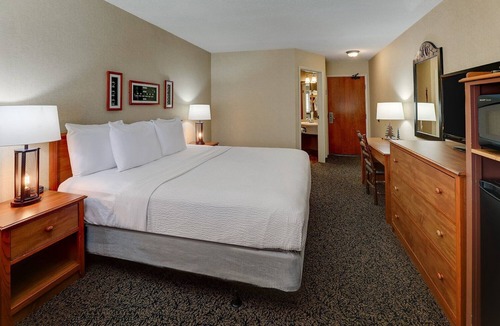 Galena Hotel | Serene Galena Stay: Rustic Inn with Modern Amenities | 3 Units
