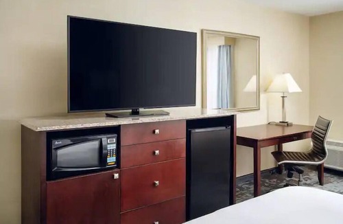 Rocky Mount Hotel | Serene Getaway: 2 Family-friendly Units Near Rocky Mount City Lake!