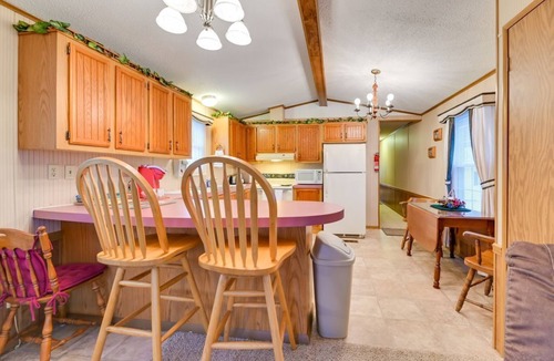 Lakemont House | Serene Getaway Centrally Located in the FLX