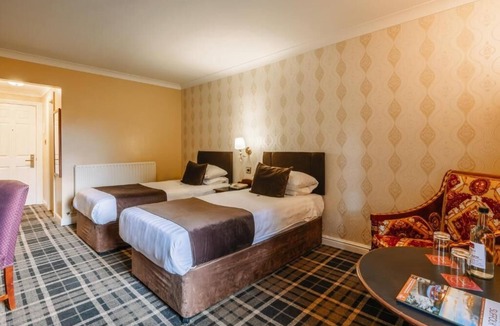 Ipswich Hotel | Serene Getaway in Ipswich | Breakfast, Pool, Spa Treatment & Historic Vibes