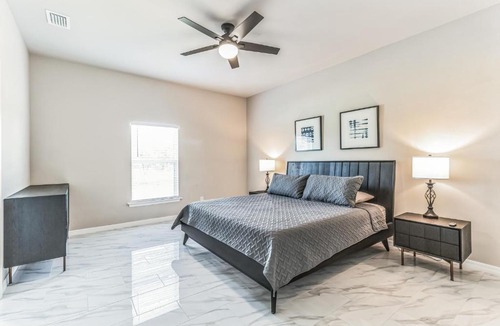 Westminister Apartment | Serene Golf View Retreat