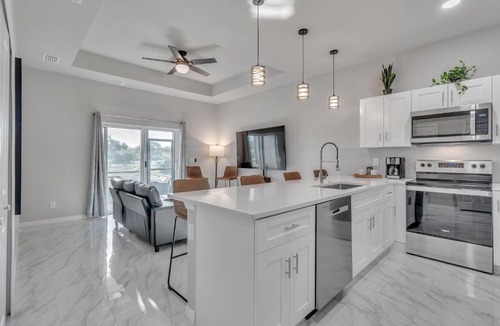 Westminister Apartment | Serene Golf View Retreat