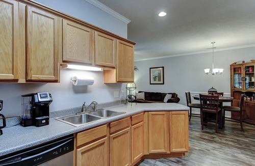Surfside Beach Condo | Serene ground-floor condo in great location - dog-friendly