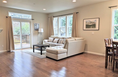 Kenmore House | Serene house with open space in quite neighborhood