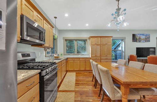 Rhododendron Cabin | Serene Leilani Cottage along the Sandy River, Hot Tub, BBQ, dogs welcome