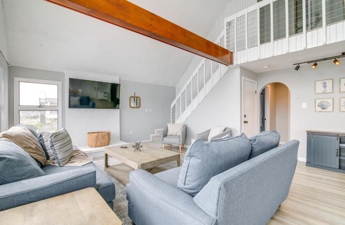Mattapoisett House | Serene Mattapoisett Home w/Private Beach Access!