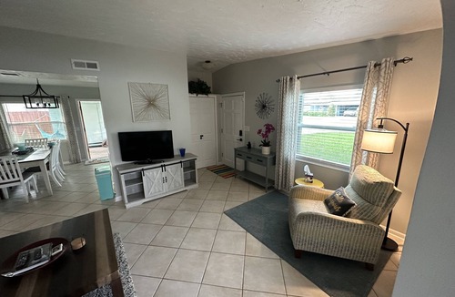 Goldenrod House | Serene Mid-Century 3/2 w/Bonus Room and Huge Shaded Yard w/Fence