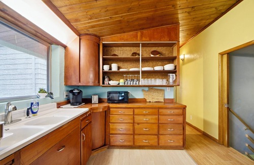 Stevens House | Serene MidCentury Gem 5BR Madison Park & World Cup
