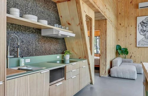 Tracy City Cabin | Serene Modern Tiny Home with Fiery Gizzard Reservoir Views Near Tracy City | Tennessee