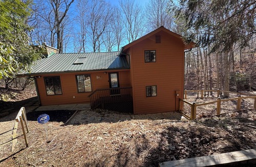 Wolf Laurel House | Serene Mountain Retreat on Wolf Laurel Golf Course – Views of Hatley Pointe Ski