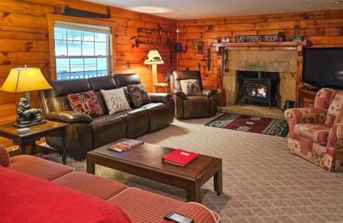 Procious House | Serene Mountain Retreat on 40 Acres w/Fire Pit!