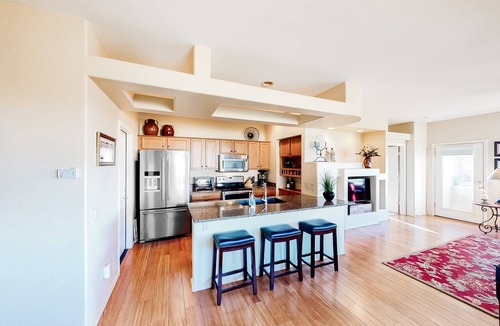 Rancho Vistoso Condo | Serene mountain view condo with balcony, patio, washer/dryer, & board games
