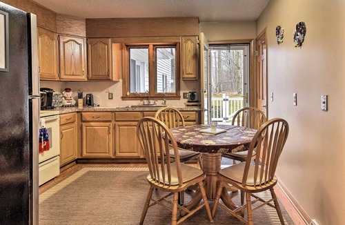 Orchard Park Apartment | Serene Orchard Park Apartment: Large Yard & Patio!