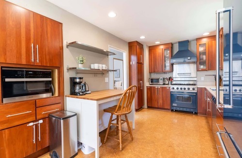 West Bellevue House | Serene Pet-friendly Home 1 Mile from Bellevue DT