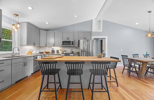 Blue Hill House | Serene Pondside Cottage w/Private Island Camping!