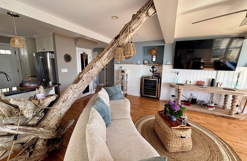 Camp Ellis House | Serene Quintessential Maine 3-bedroom beach house with AC in beautiful Saco