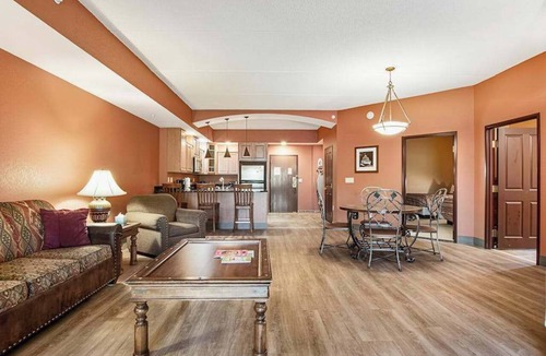 Wisconsin Dells Apartment | Serene river-view condo + perks + two fireplaces