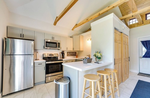 St. Clair Apartment | Serene Riverfront St. Clair Studio: Walk to Dtwn!