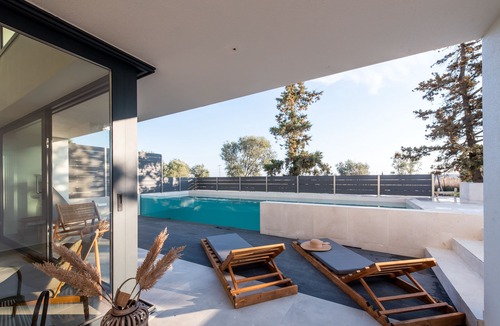 Nea Iraklia Villa | Serene seafront villas