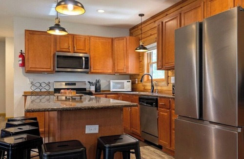 Swanton House | Serene & Spacious Mountain Log Home - Sleep 16, Hot Tub, GameRoom & EV Dogs OK