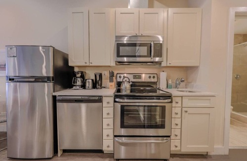 Downtown Boston Apartment | Serene Studio | Close to MGH