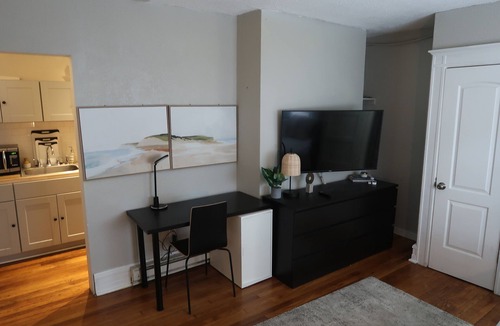 Hanover Place Apartment | Serene studio with AC w/d in building steps from the streetcar