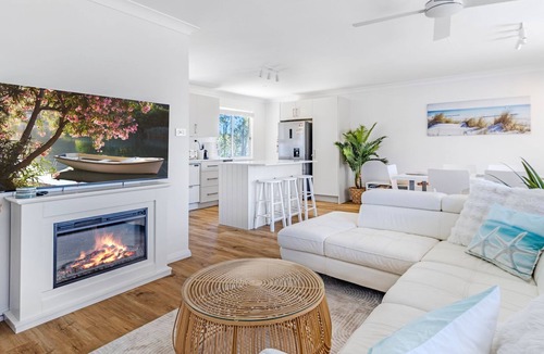 Sussex Inlet House | Serene Suncrest - Pet Friendly with Heated Spa
