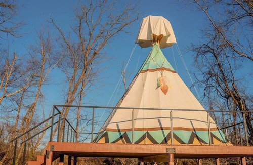 Farmers House | Serene Teepee Escape with Soulful Ambiance in Salt Lick, Kentucky