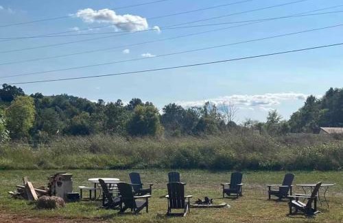 Tellico Plains Apartment | Serene Tiny Home - Biker-Friendly, Close to Skyway