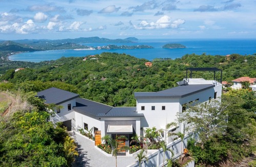 Potrero Villa | Serene Villa: Ocean View Pool, Rooftop Deck, 5 BR - Villa Vista Pacifico