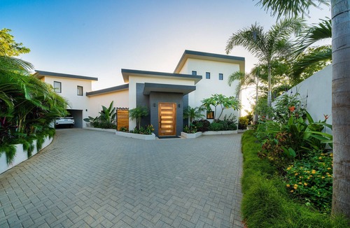Potrero Villa | Serene Villa: Ocean View Pool, Rooftop Deck, 5 BR - Villa Vista Pacifico