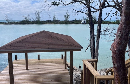 New Bight House | Serene Waterfront 2-bedrm in New Bight, Gazebo and Kayak, near Alvernia food.