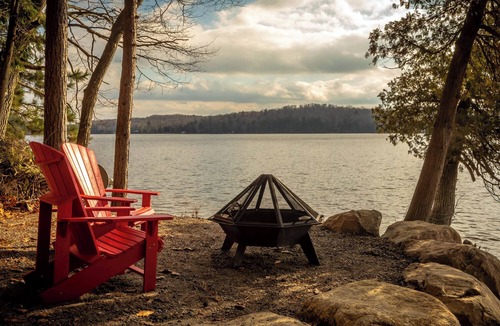 Lake of Bays Cabin | Serene Waterfront Cabin in the Woods | 4-Season Escape w/WiFi, Kayaks & Firepit