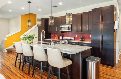Picnic Point-North Lynnwood Villa | Serene Waterfront Escape w, Amazing View & Hot Tub