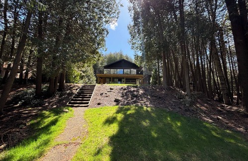 Colpoys Bay Ski Chalet | Serene Waterfront Retreat at TGIF Cottage in Colpoy's Bay